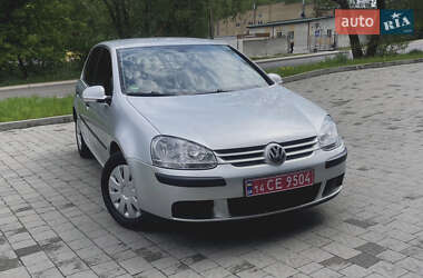 Хэтчбек Volkswagen Golf 2004 в Львове