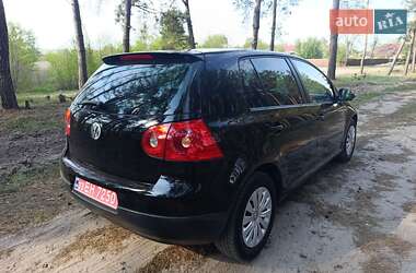 Хетчбек Volkswagen Golf 2005 в 