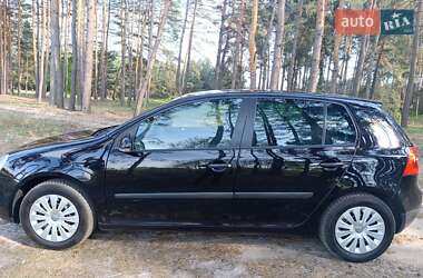 Хетчбек Volkswagen Golf 2005 в 