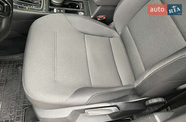 Хетчбек Volkswagen Golf 2017 в 