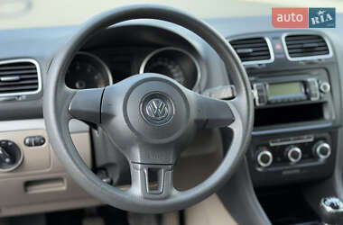 Хэтчбек Volkswagen Golf 2010 в 