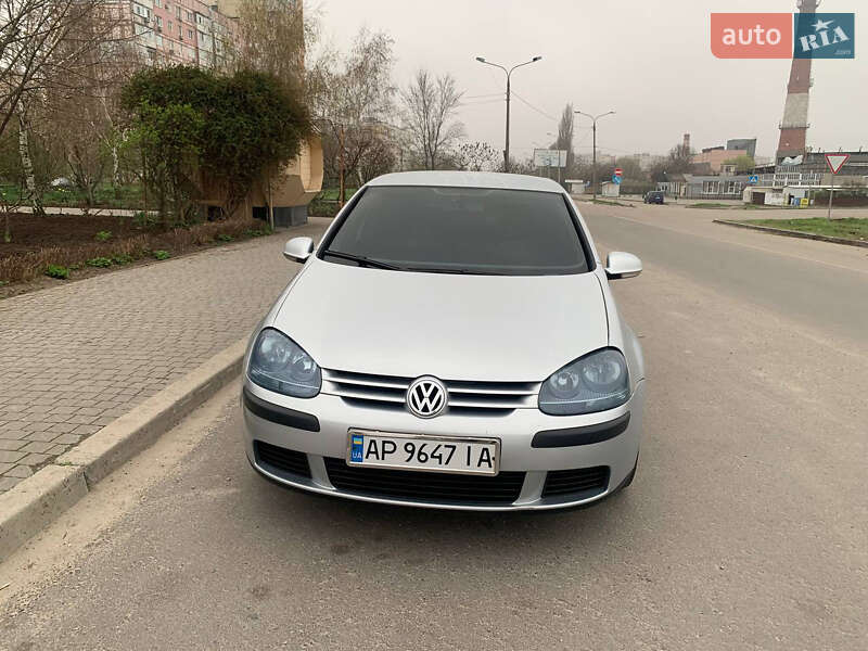 Volkswagen Golf 2004