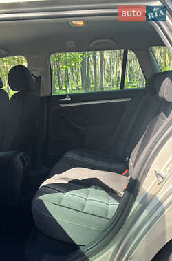 Універсал Volkswagen Golf 2012 в 
