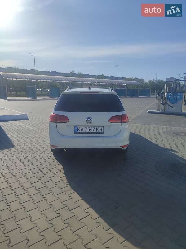 Універсал Volkswagen Golf 2013 в Києві