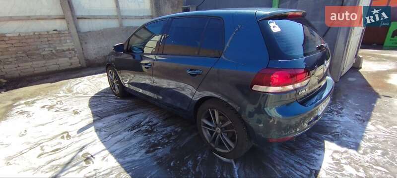 Хэтчбек Volkswagen Golf 2010 в Фастове
