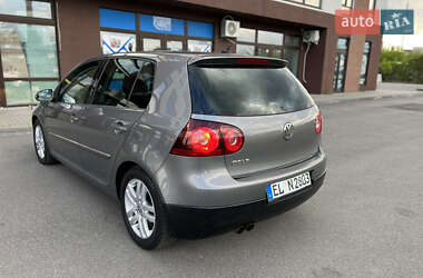 Хэтчбек Volkswagen Golf 2009 в 