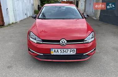 Хетчбек Volkswagen Golf 2018 в Києві