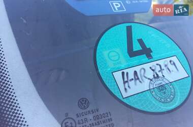 Хетчбек Volkswagen Golf 2003 в 