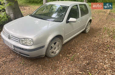 Хетчбек Volkswagen Golf 2000 в 
