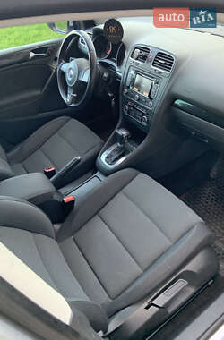 Хэтчбек Volkswagen Golf 2010 в 