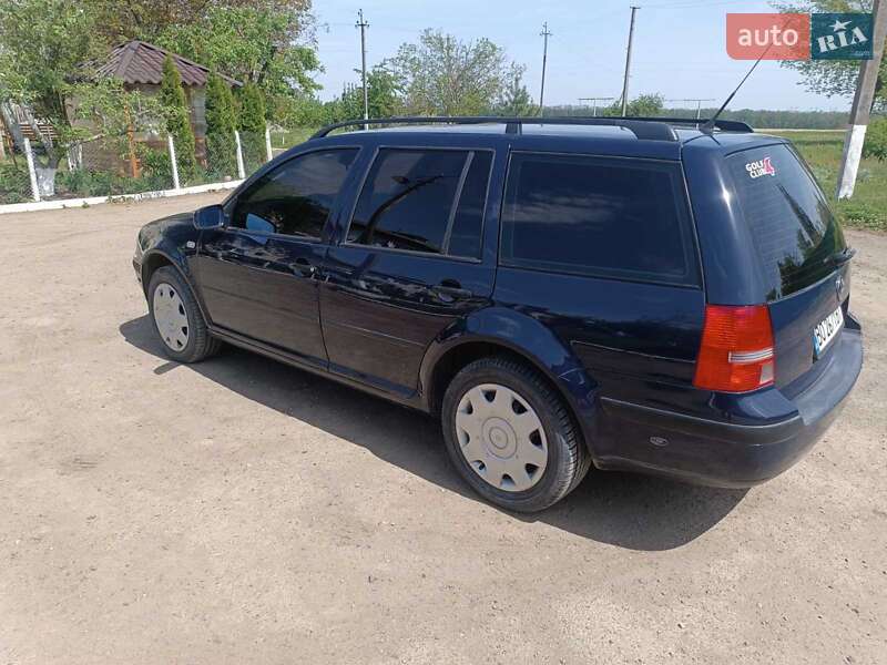 Універсал Volkswagen Golf 2000 в Новодністровську