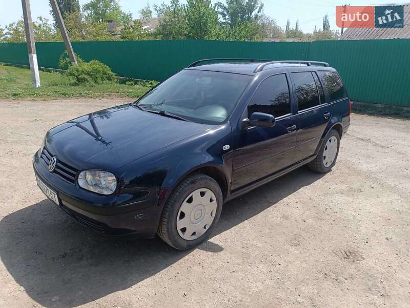 Універсал Volkswagen Golf 2000 в Новодністровську