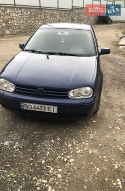 Хетчбек Volkswagen Golf 2003 в 