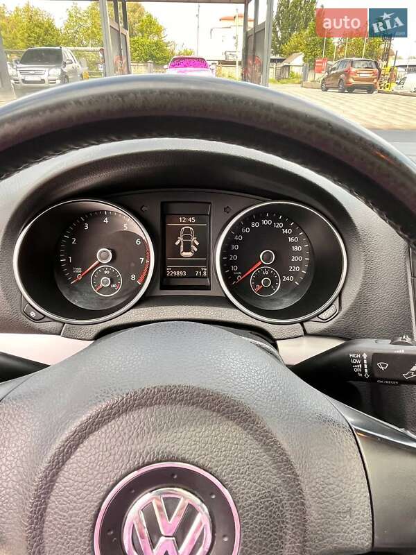 Універсал Volkswagen Golf 2010 в Львові