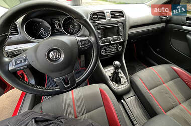 Універсал Volkswagen Golf 2012 в 
