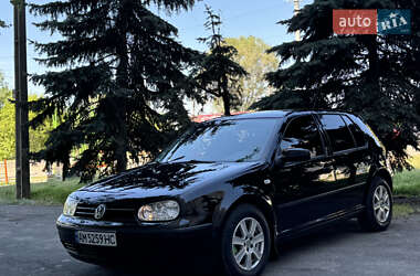 Хетчбек Volkswagen Golf 2001 в Дніпрі