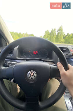 Хэтчбек Volkswagen Golf 2008 в 
