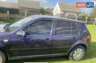 Хетчбек Volkswagen Golf 2000 в 