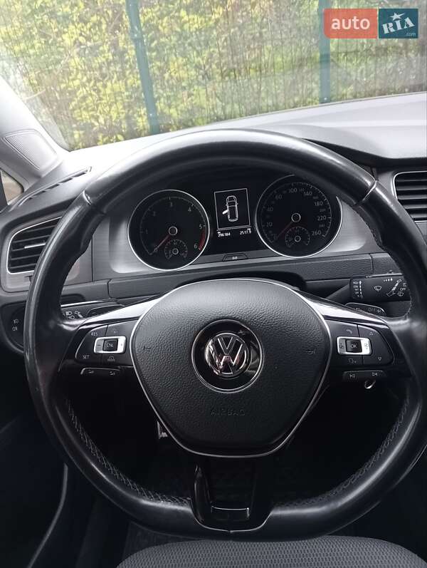 Універсал Volkswagen Golf 2013 в Львові