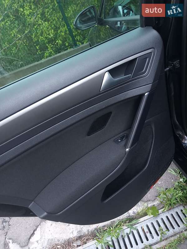 Універсал Volkswagen Golf 2013 в Львові