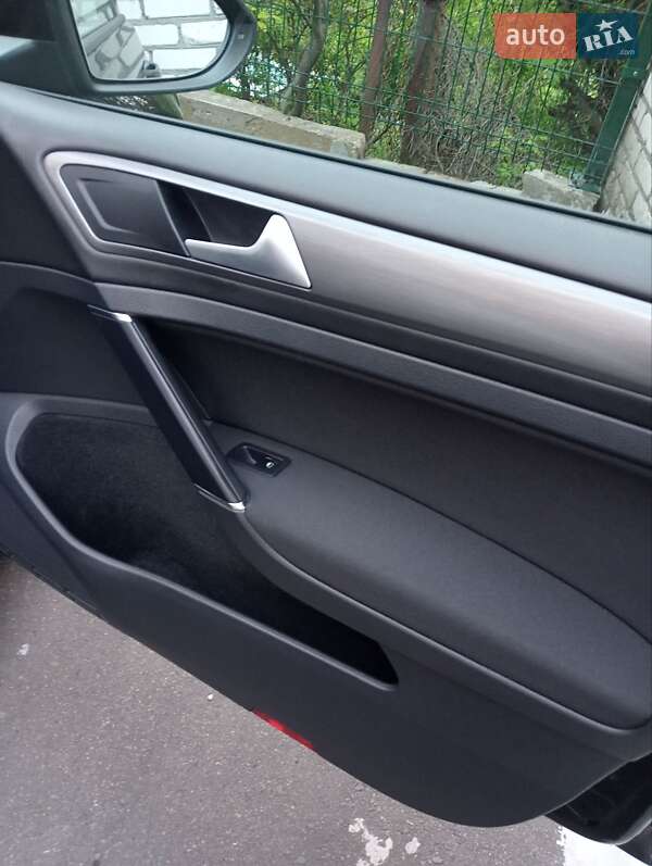 Універсал Volkswagen Golf 2013 в Львові