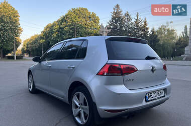 Хэтчбек Volkswagen Golf 2014 в 