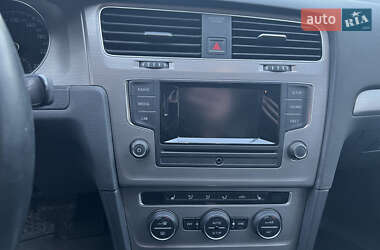 Хэтчбек Volkswagen Golf 2014 в 
