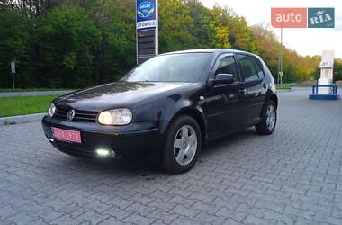 Хетчбек Volkswagen Golf 2003 в 