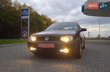 Хетчбек Volkswagen Golf 2003 в 