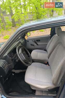 Хетчбек Volkswagen Golf 1988 в 