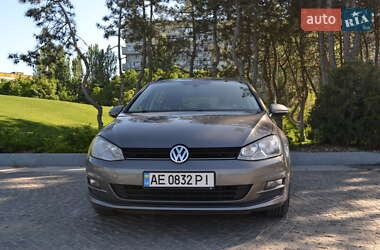 Універсал Volkswagen Golf 2015 в Дніпрі
