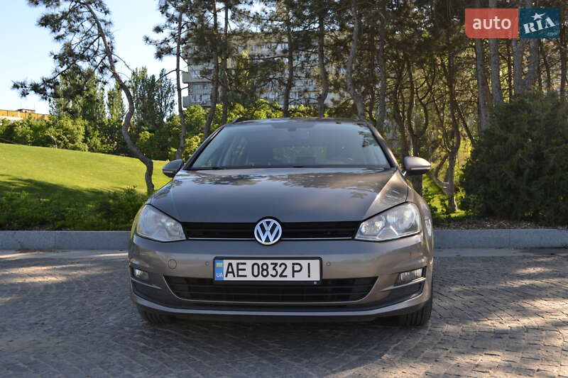Универсал Volkswagen Golf 2015 в Днепре