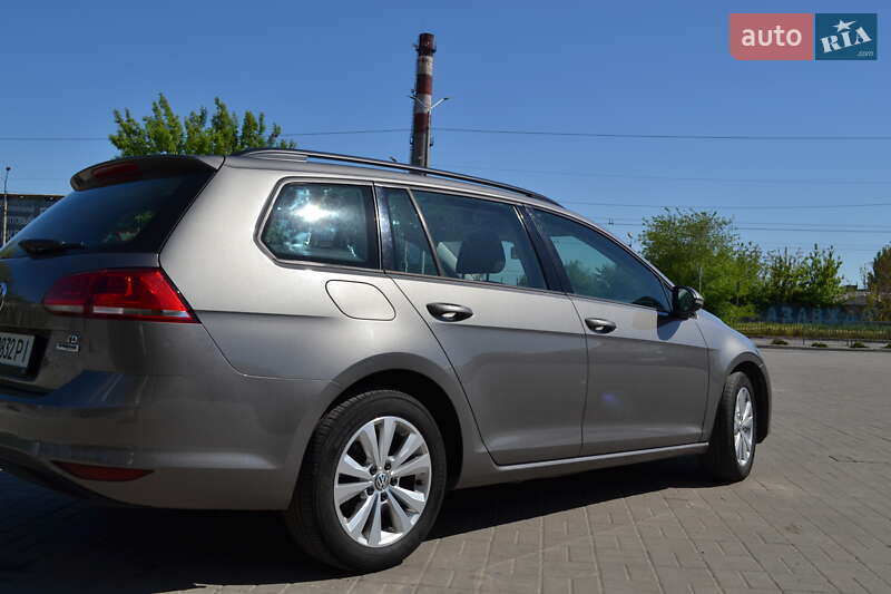 Универсал Volkswagen Golf 2015 в Днепре