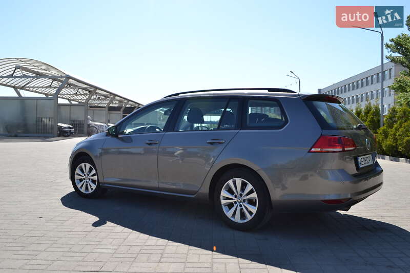 Универсал Volkswagen Golf 2015 в Днепре