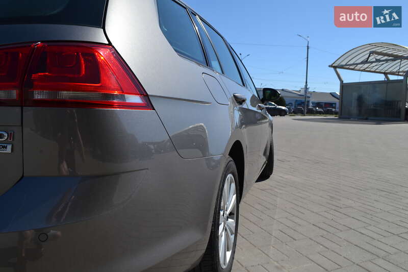 Универсал Volkswagen Golf 2015 в Днепре