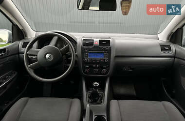 Хэтчбек Volkswagen Golf 2006 в 