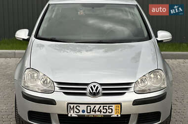 Хэтчбек Volkswagen Golf 2006 в 