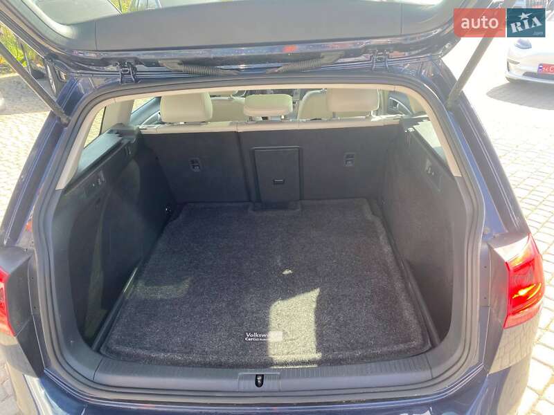 Універсал Volkswagen Golf 2016 в Львові