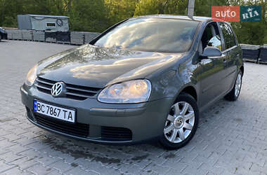 Хетчбек Volkswagen Golf 2004 в Дрогобичі