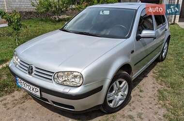 Хэтчбек Volkswagen Golf 2002 в Бершади