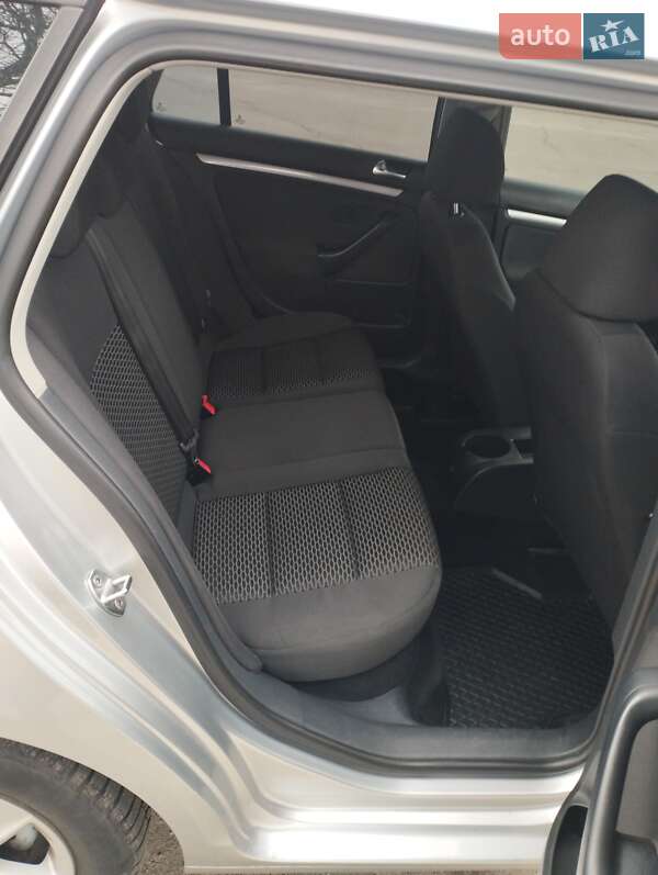 Универсал Volkswagen Golf 2009 в Запорожье