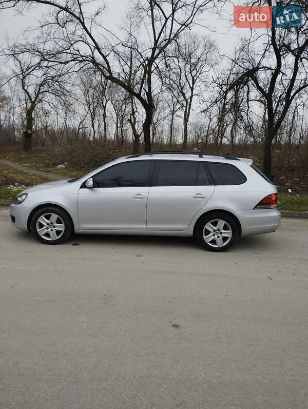 Универсал Volkswagen Golf 2009 в Запорожье