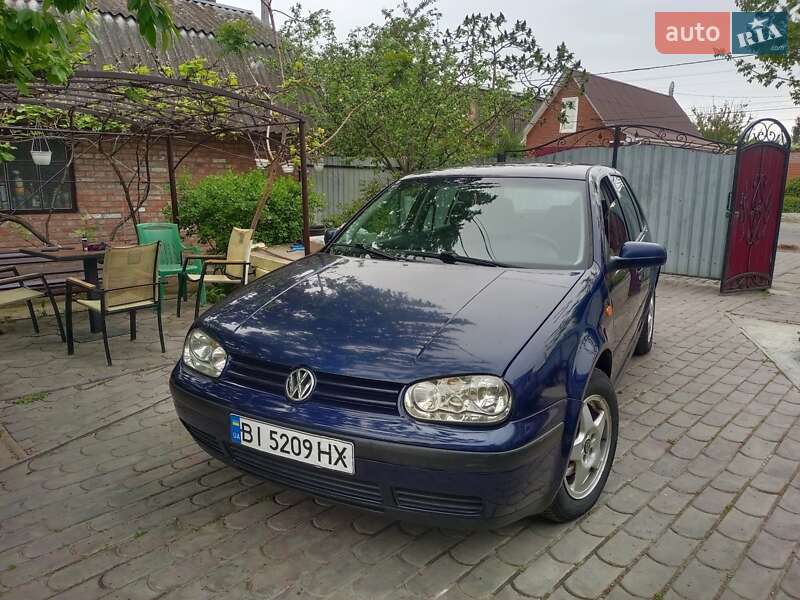 Хетчбек Volkswagen Golf 1998 в 