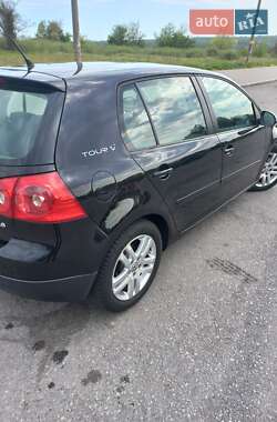 Хэтчбек Volkswagen Golf 2007 в 