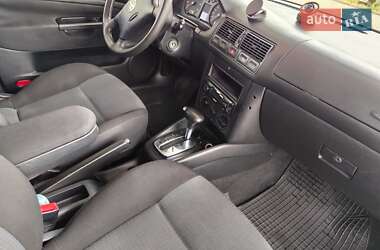 Универсал Volkswagen Golf 2005 в 