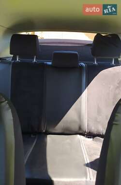 Хетчбек Volkswagen Golf 2003 в 