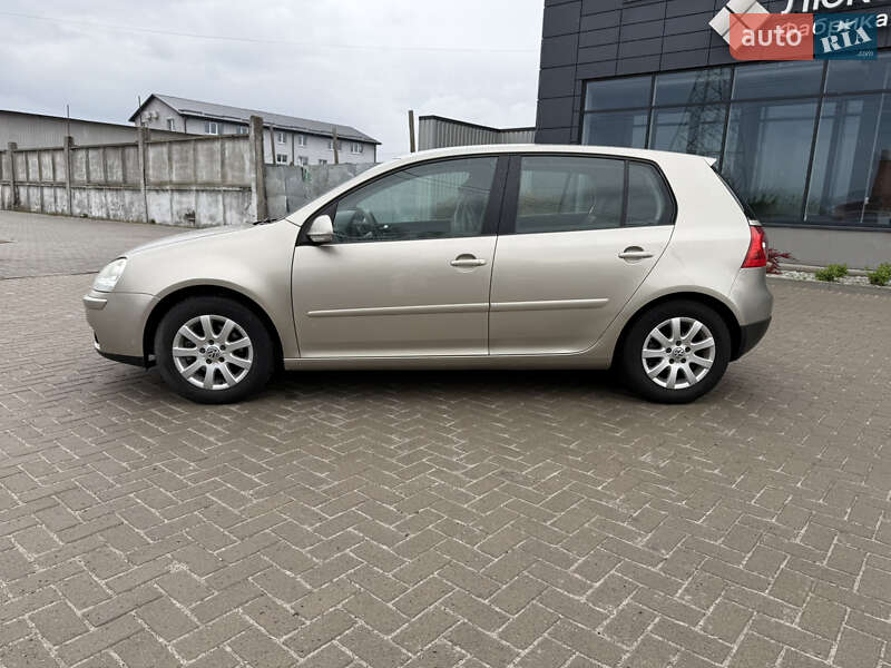 Хэтчбек Volkswagen Golf 2005 в Белой Церкви