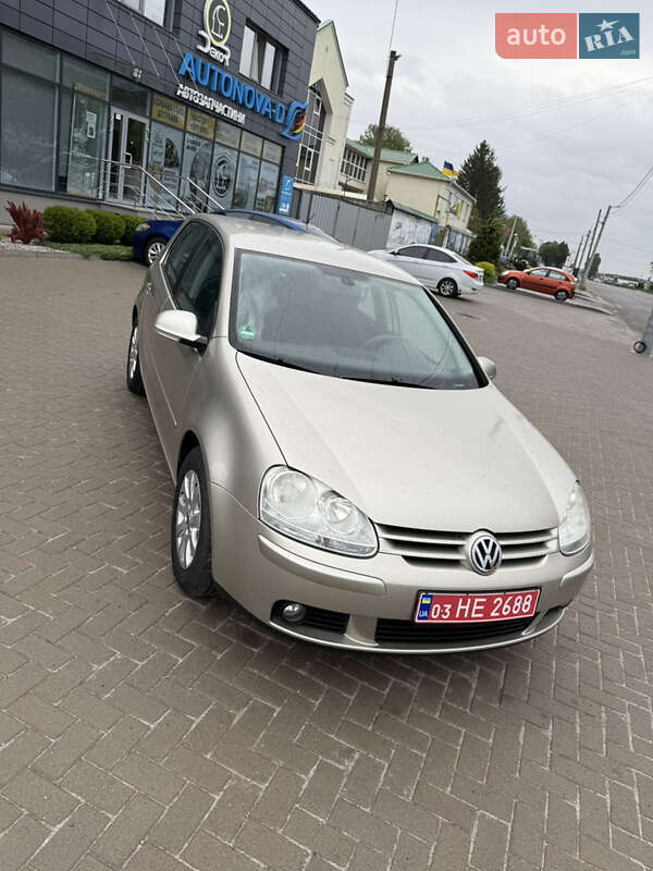 Хэтчбек Volkswagen Golf 2005 в Белой Церкви