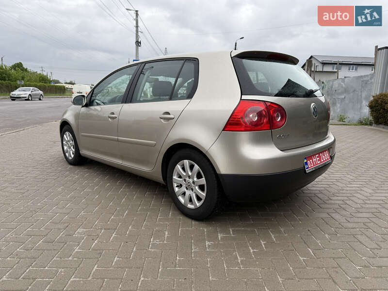 Хэтчбек Volkswagen Golf 2005 в Белой Церкви