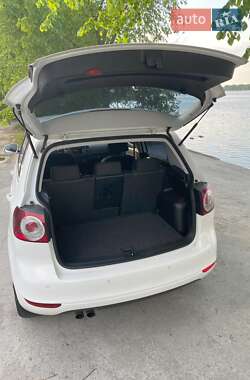 Хетчбек Volkswagen Golf 2011 в 
